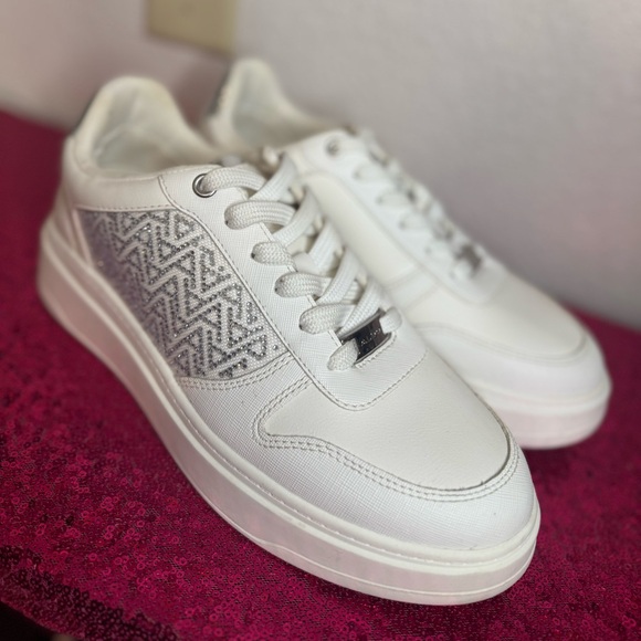 ALDO 🤍 Women's White & Silver Rhinestone Sneakers (Size 9) 🏷️ NEW w TAGS - Picture 5 of 15